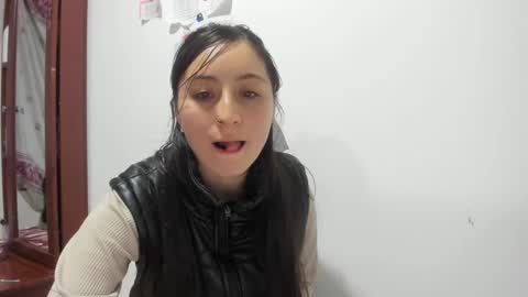 Snapshot of mia_kanee chatting on February 16, 12:41 am mia kaneee online show from February 16, 12:41 am