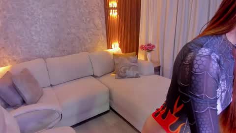 Mia Lane online show from December 15, 11:39 am