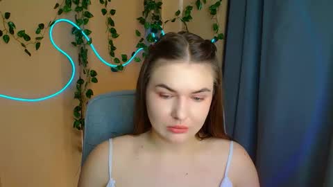 mia_lemm online show from March 19, 8:09 am