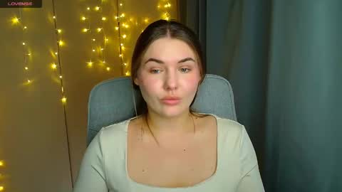 mia_lemm online show from November 18, 9:23 am