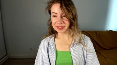 Mia online show from April 17, 6:38 am