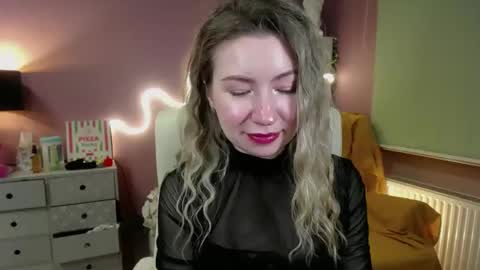 Mia online show from February 25, 6:01 pm