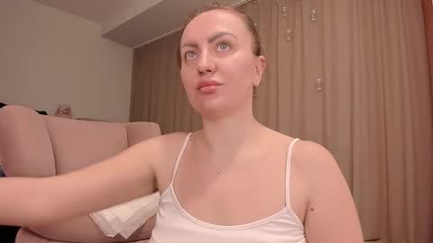 Snapshot of mia_maya chatting on January 21, 2:37 pm Alicia online show from January 21, 2:37 pm