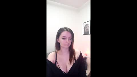 Mia online show from February 5, 3:21 am