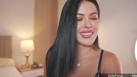 Instagram Nelyiramirez online show from March 3, 3:46 am