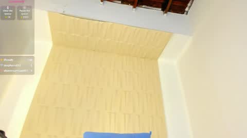 Mariana online show from April 2, 9:33 pm