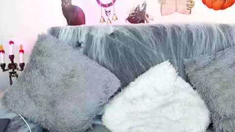 Mia Roux online show from October 16, 7:56 pm