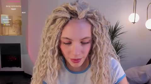 Mia online show from October 21, 6:40 am