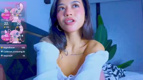 Snapshot of mia_sirenia chatting on October 2, 2:49 pm Mia online show from October 2, 2:49 pm