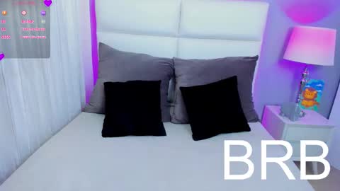 Mia  online show from November 7, 1:24 pm