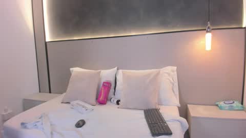 M I A online show from March 16, 12:09 pm