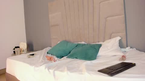 Snapshot of mia_smith_x chatting on March 5, 11:05 pm mia_smith_x online show from March 5, 11:05 pm