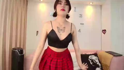 Snapshot of mia_suki chatting on March 7, 8:22 pm Mia online show from March 7, 8:22 pm