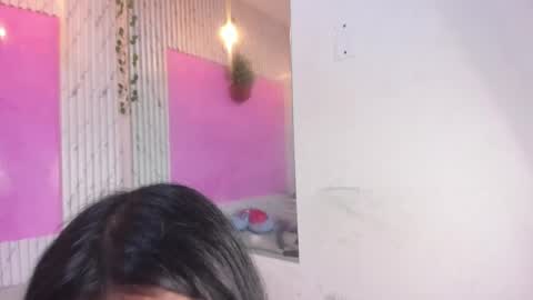 Mia online show from April 11, 7:45 am