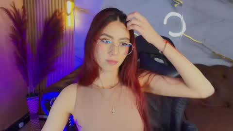 Snapshot of mia_tf chatting on October 6, 1:29 pm Mia online show from October 6, 1:29 pm