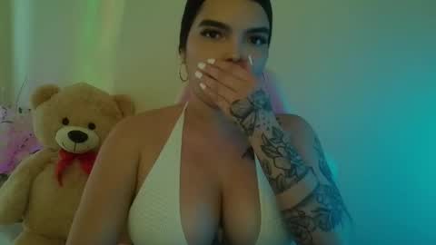 mia_thopsom online show from March 1, 6:12 pm