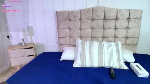 Mia  online show from November 27, 3:36 am