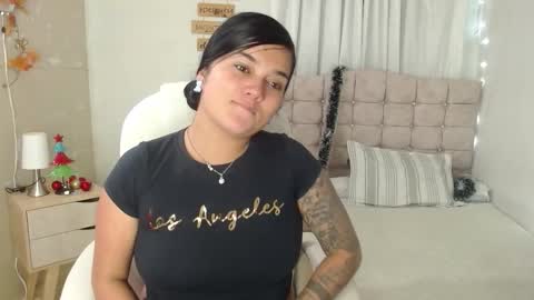 Mia  online show from January 11, 3:56 am