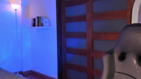 Mia online show from March 11, 5:13 am