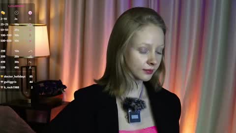 Mia online show from February 11, 8:42 pm