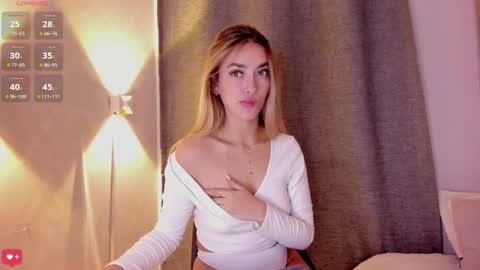 Snapshot of mia_white11 chatting on October 15, 1:34 pm Mia White online show from October 15, 1:34 pm