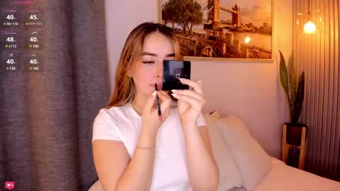 Snapshot of mia_white11 chatting on February 22, 1:35 pm Mia White online show from February 22, 1:35 pm