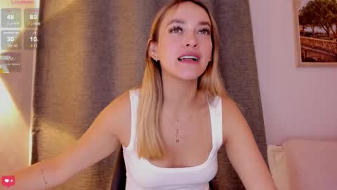 Snapshot of mia_white11 chatting on October 17, 1:48 pm Mia White online show from October 17, 1:48 pm