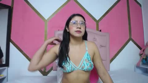 Mia online show from November 24, 12:48 pm