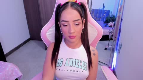 Snapshot of miaa_06 chatting on February 9, 4:04 am mia nicolle online show from February 9, 4:04 am