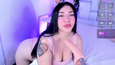 Mia online show from January 10, 11:59 am