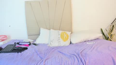 Snapshot of miaa_khaliffa_ chatting on October 5, 2:35 pm Mia online show from October 5, 2:35 pm