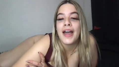 Mia Moji online show from October 20, 1:05 pm