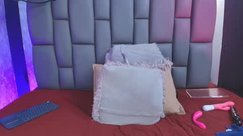 Snapshot of miaabrown__ chatting on September 19, 12:20 pm Mia online show from September 19, 12:20 pm