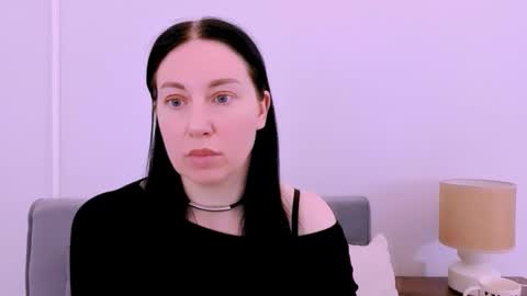 Mia online show from April 15, 4:10 pm