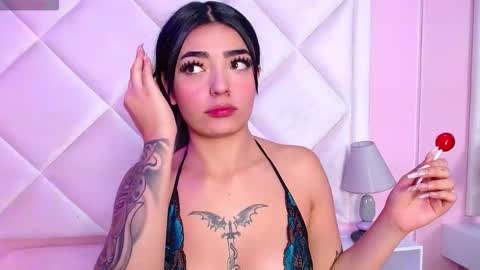 Snapshot of miaasmiith_ chatting on October 20, 12:10 pm Alexandra online show from October 20, 12:10 pm