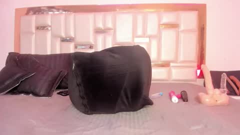 Mia  online show from February 19, 2:11 pm