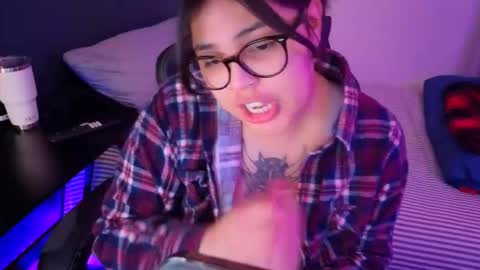 Mia online show from March 9, 2:05 am