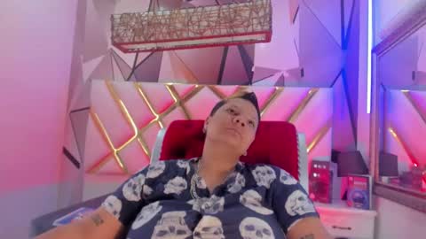   online show from March 8, 1:47 pm