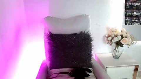 Snapshot of miad_amour chatting on September 22, 3:05 pm MiaDamour online show from September 22, 3:05 pm