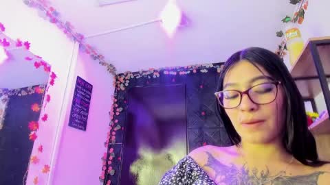 miafox_03 online show from April 10, 4:23 pm