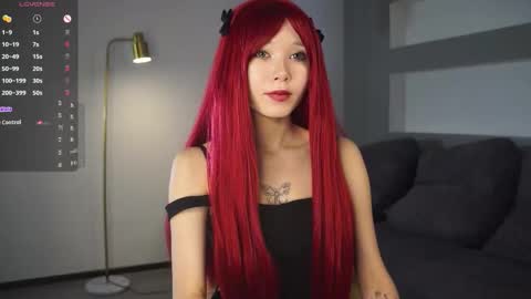 Snapshot of miagloww chatting on September 16, 9:01 am Mia online show from September 16, 9:01 am