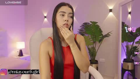 Snapshot of miagomez1 chatting on October 16, 1:44 pm Mia Gomez online show from October 16, 1:44 pm