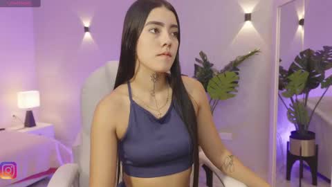 Snapshot of miagomez1 chatting on October 6, 2:02 pm Mia Gomez online show from October 6, 2:02 pm