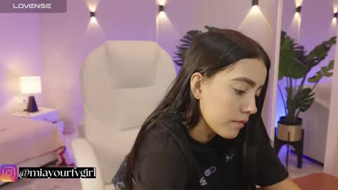 Snapshot of miagomez1 chatting on October 17, 1:48 pm Mia Gomez online show from October 17, 1:48 pm