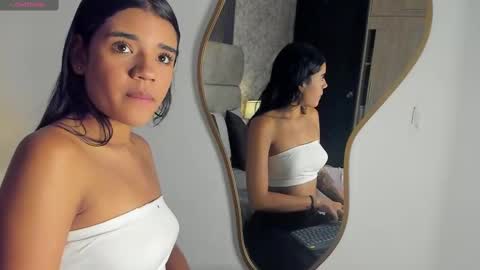 miagomezx online show from November 10, 8:55 pm