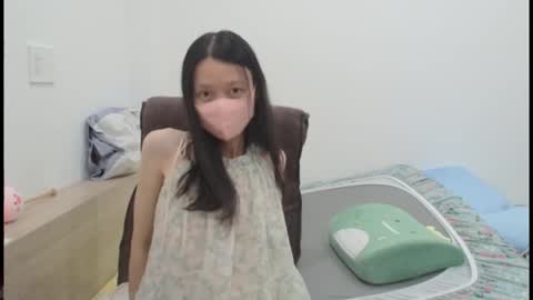 Snapshot of miahchan68 chatting on October 17, 12:31 pm miahchan68 online show from October 17, 12:31 pm
