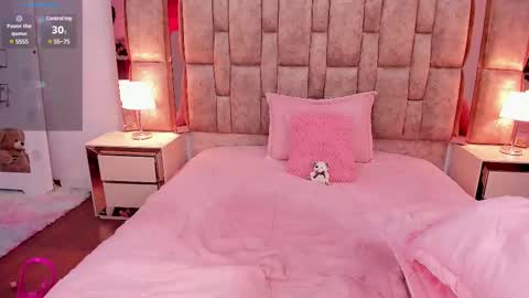 MIAISABELL21 online show from February 16, 2:43 pm