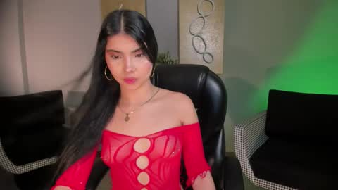 Call me Mia  online show from November 13, 8:22 pm