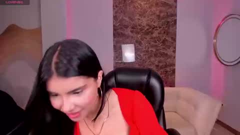 Snapshot of mialaurence_ chatting on September 24, 8:04 pm Call me Mia online show from September 24, 8:04 pm