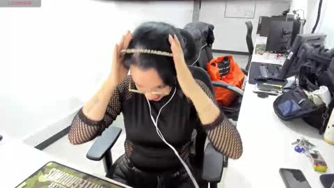 Mia  online show from January 11, 3:56 am